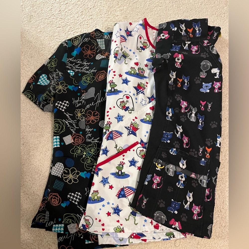 Set of 3 scrub tops XS